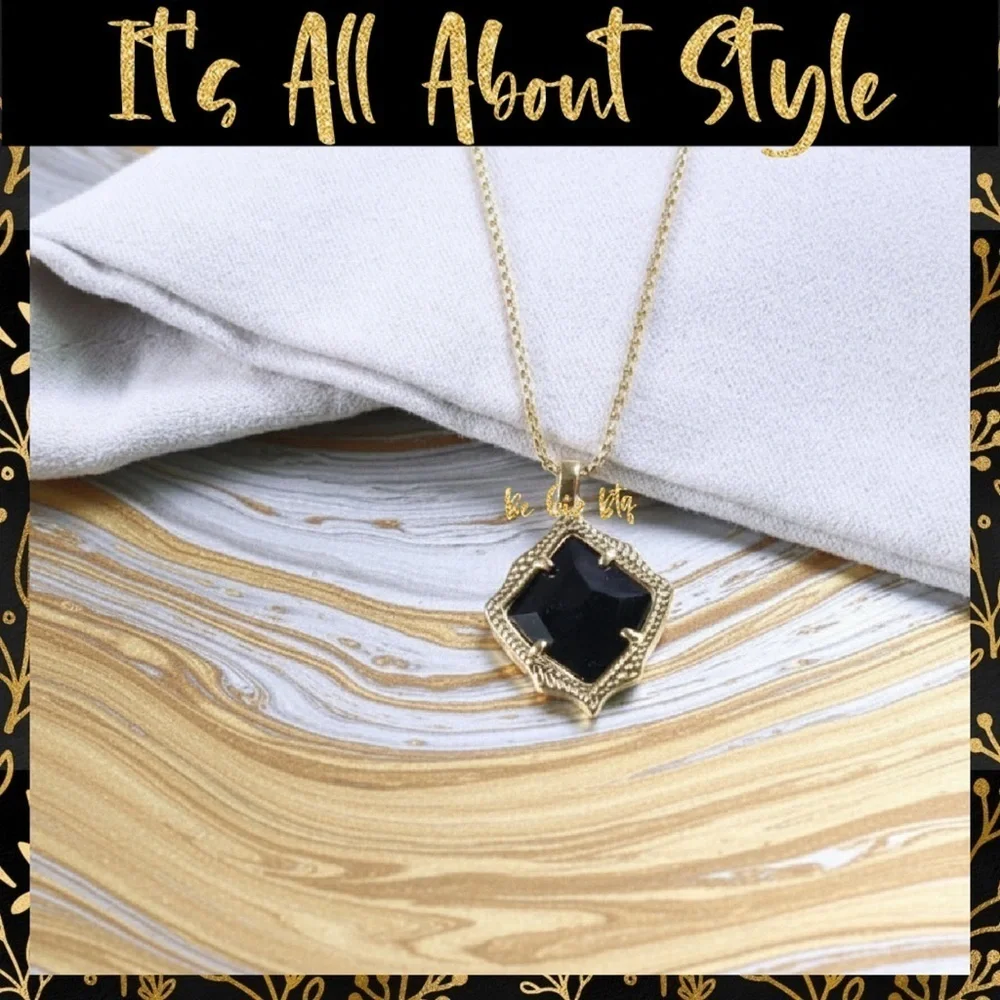 Authentic Kendra Scott Kasey Gold Adjustable Pendant Necklace Black Opaque Glass